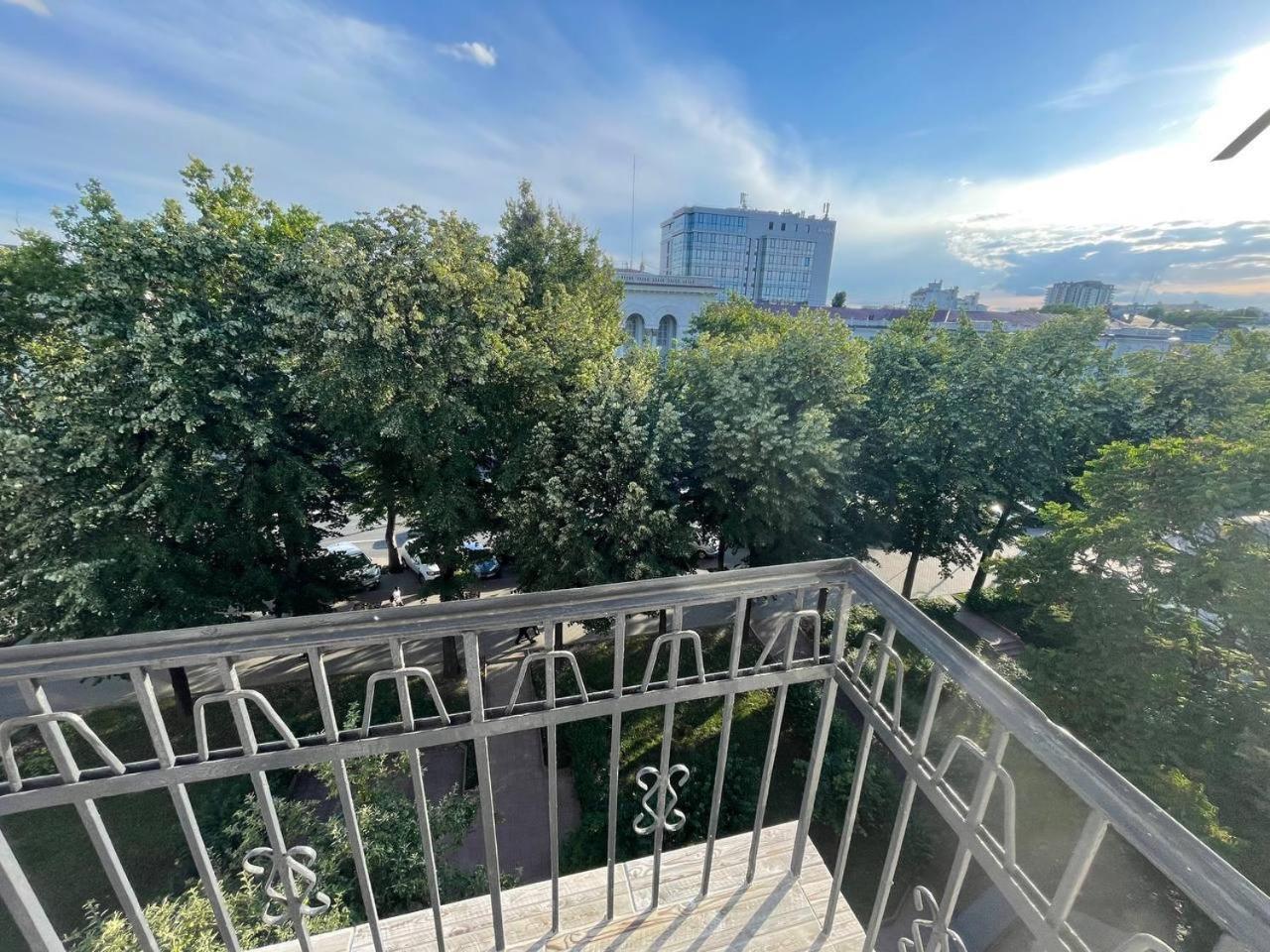 Apartament Central In Chisinau! Ngoại thất bức ảnh